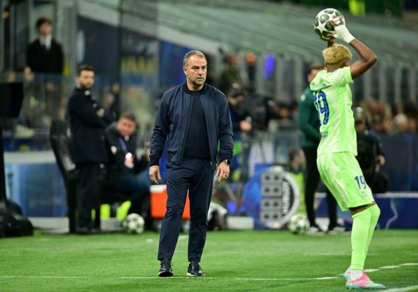 Hansi Flick bị treo giò Hansi Flick