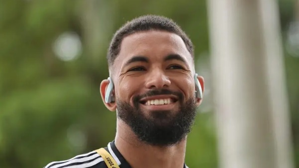 Luiz chuyển đến chơi cho Forest từ Juve