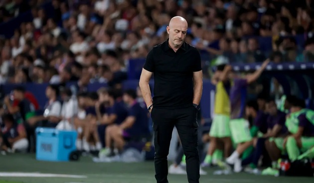 Levante cố gắng chống đỡ Barca