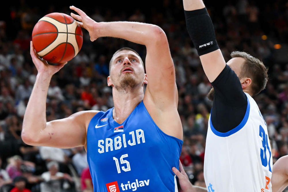 Nikola Jokic thi đấu cho Serbia