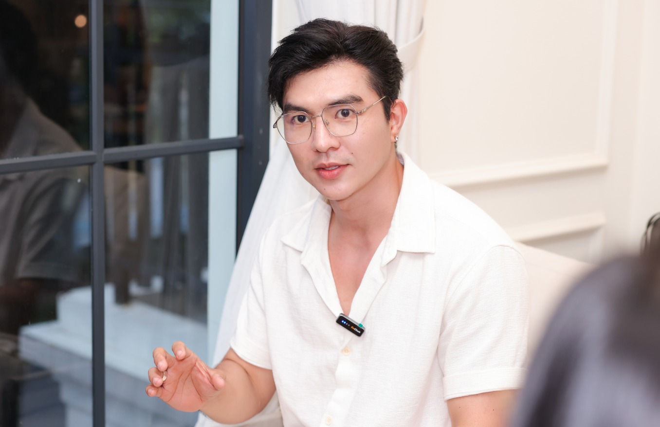 Trong quãng thời gian hoạt động nghệ thuật Steven Nguyễn nhận được sự ủng hộ từ gia đình