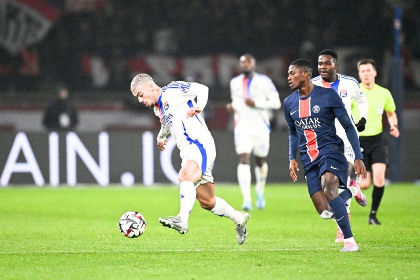 Hình ảnh liên quan đến thương vụ Barcola và PSG