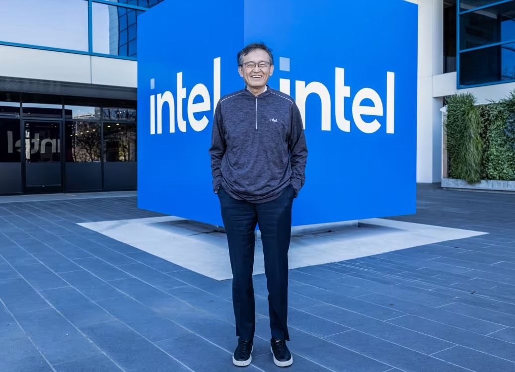 Ảnh liên quan đến thương vụ đầu tư của SoftBank vào Intel