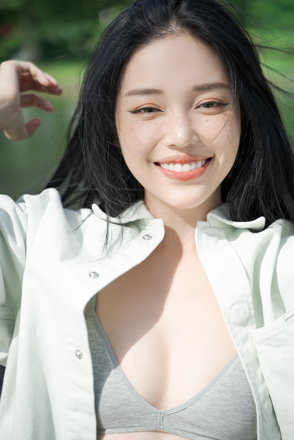 Hình ảnh Linh Ngọc Đàm cá tính