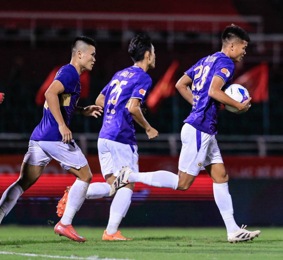 Cầu thủ nội vượt trội ngoại binh ở vòng mở màn V-League 2025/26 - Ảnh 3.