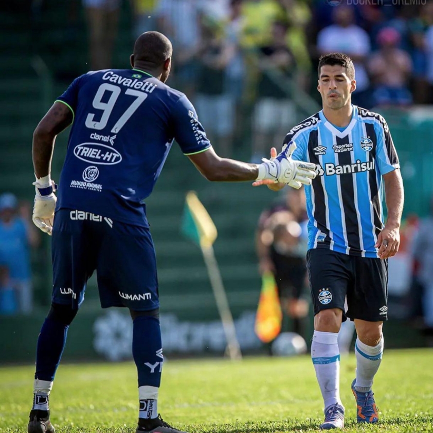 Caique cùng Luis Suarez tại Gremio