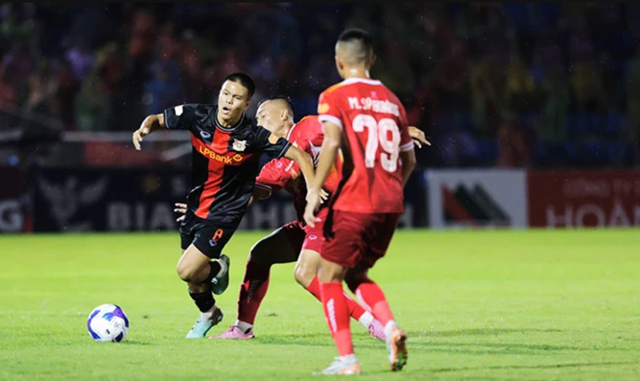 Trần Thành Trung khoác áo CLB Ninh Bình