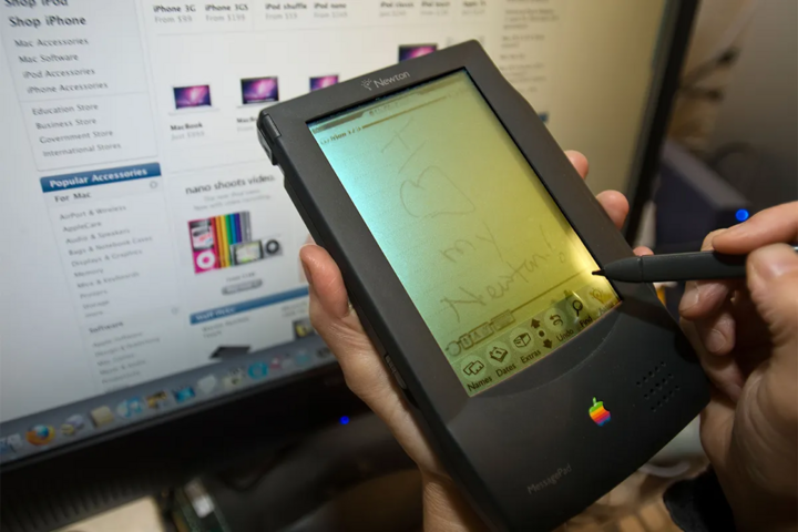 Apple Newton - sản phẩm thất bại của Apple