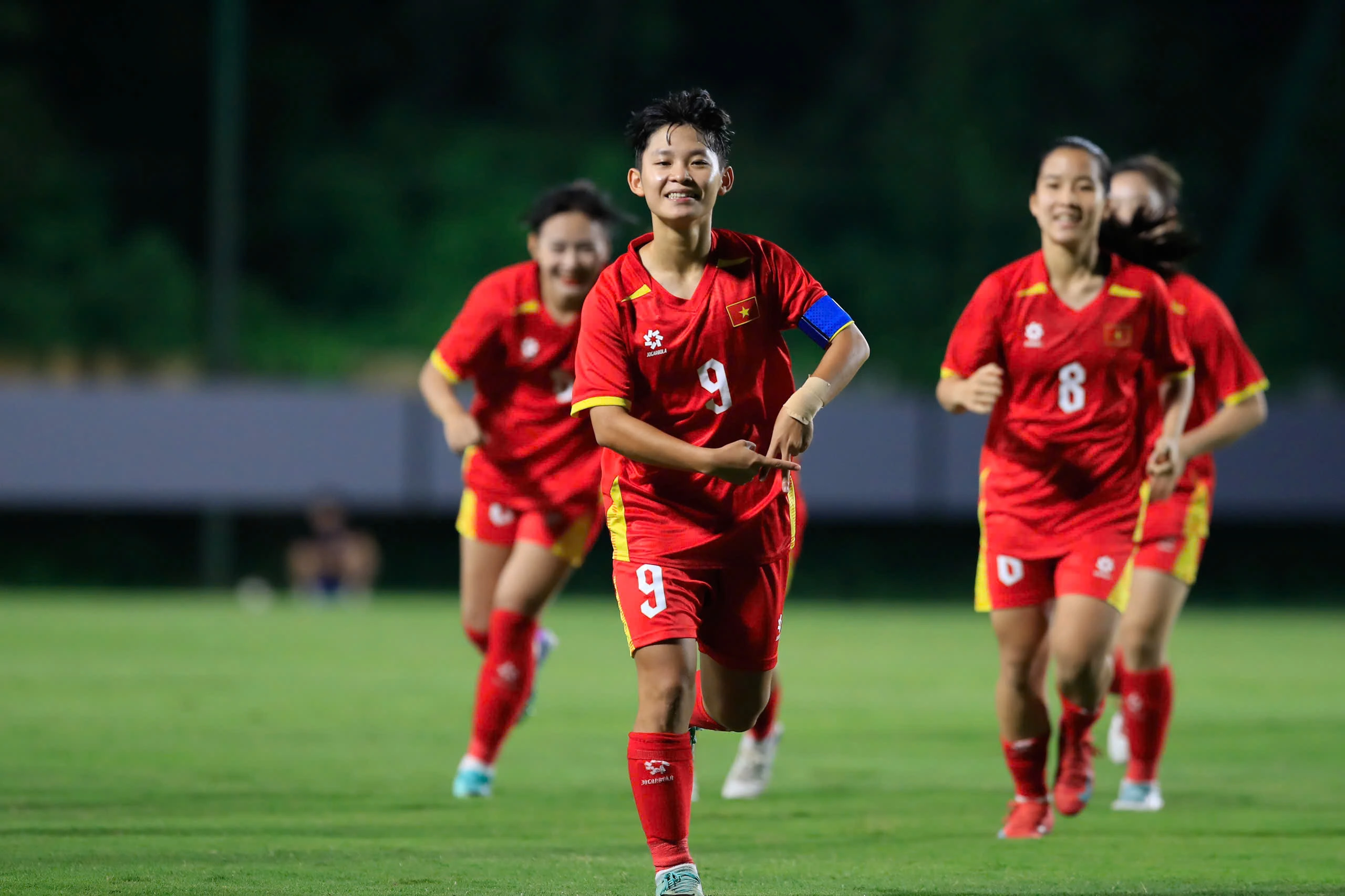 Bóng đá nữ Việt Nam thành công và tham dự World Cup không cần chính sách cầu thủ nhập tịch