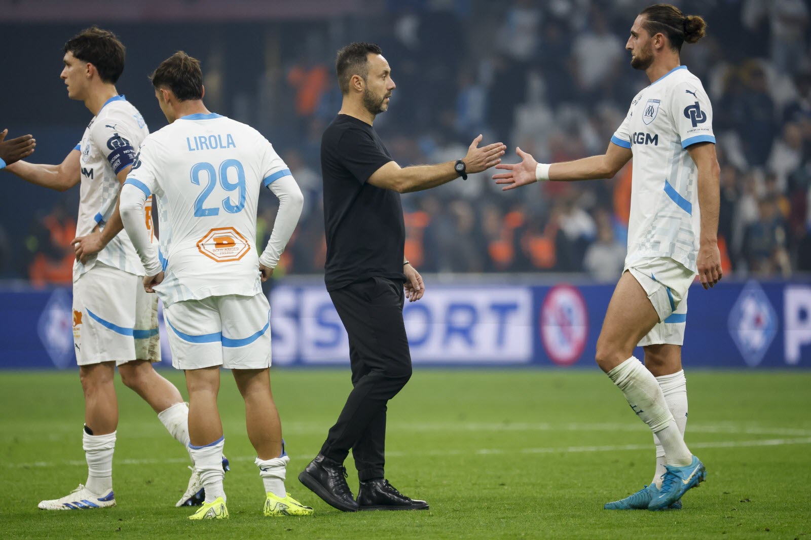 Rabiot bị rao bán do hợp đồng hạn chế