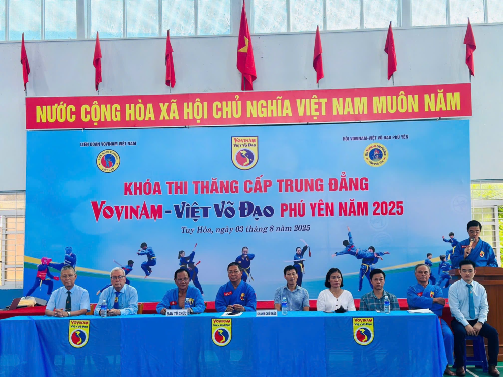 Hình ảnh khóa thi thăng cấp Vovinam
