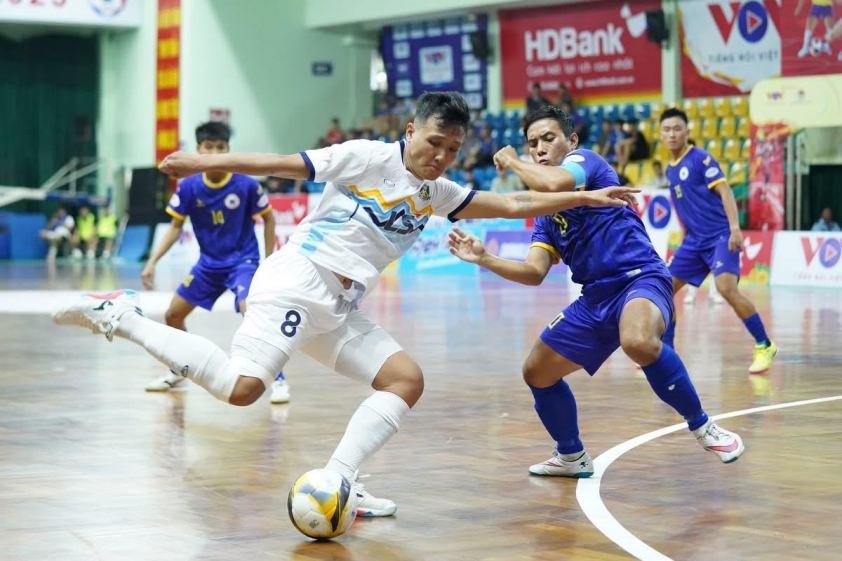 Cầu thủ Thái Sơn Nam ăn mừng bàn thắng