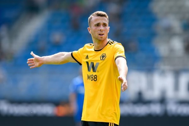 Diogo Jota thu hút sự chú ý trong ngày định mệnh.