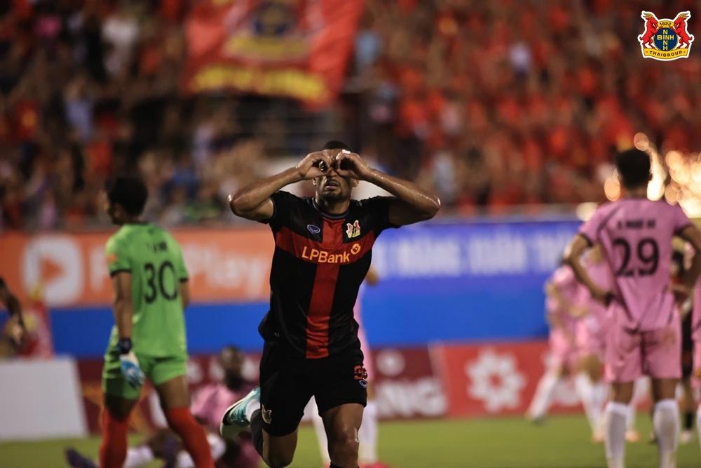 Ninh Bình bay cao ở V-League