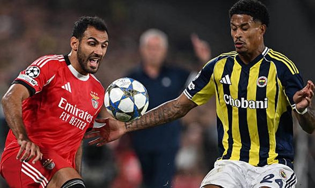 Fenerbahce bị Benfica cầm hòa trên sân nhà