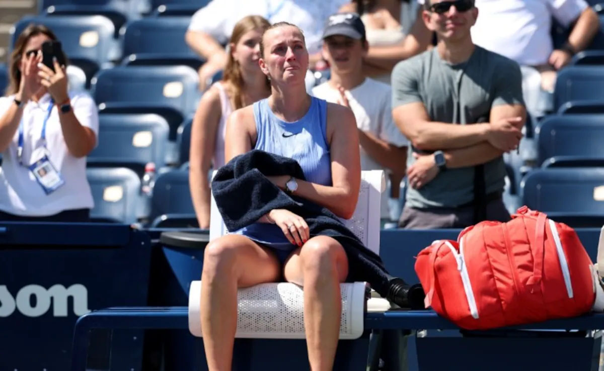 Petra Kvitova bật khóc trong ngày chia tay