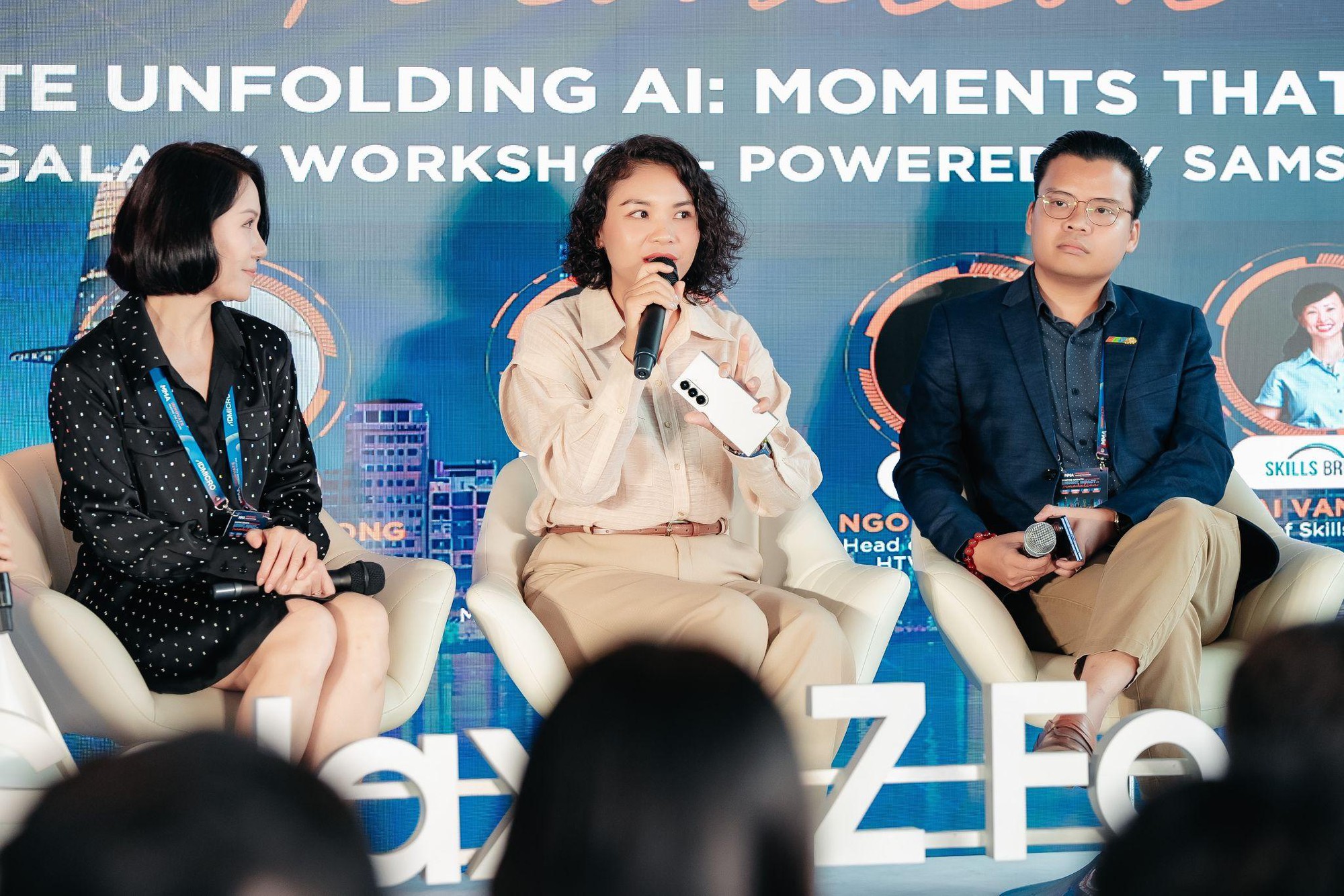 Bà Nguyễn Trần Thanh Thủy (Samsung Việt Nam) nhấn mạnh các tính năng AI được tích hợp trên các thiết bị di động của Samsung