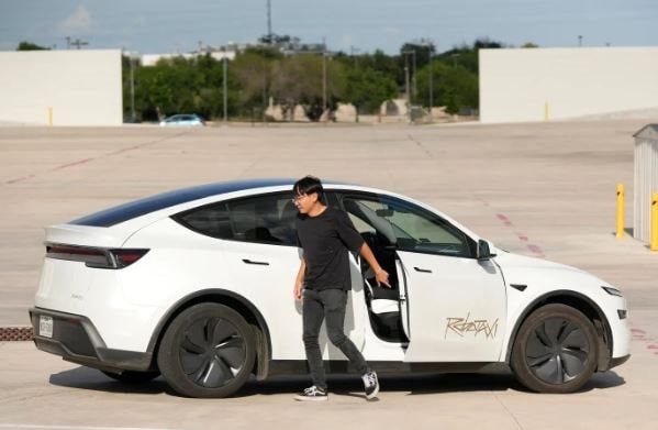 Phần cứng tự động hóa trên xe Tesla
