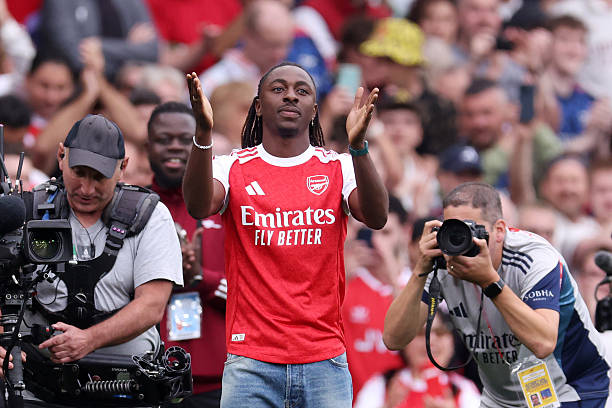 Tottenham đã mất Eze vào tay Arsenal.