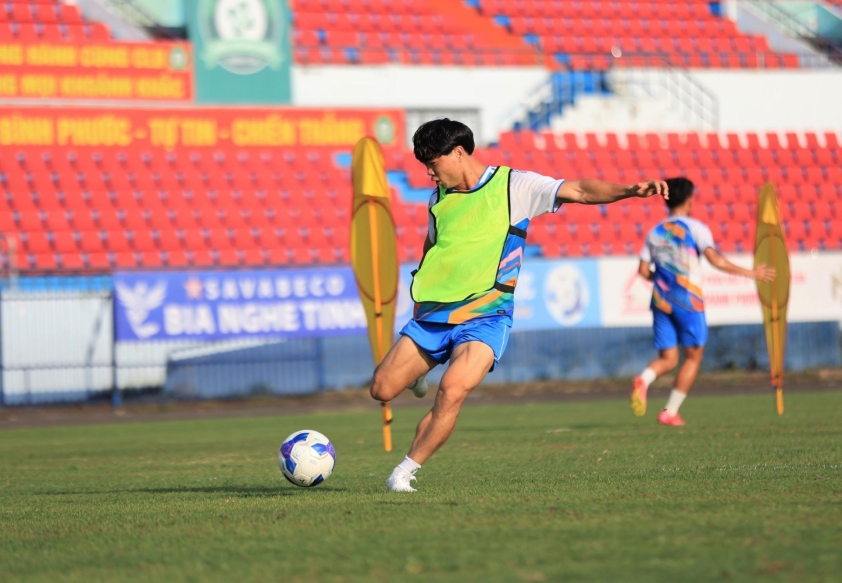 Công Phượng ngồi ngoài vì chấn thương