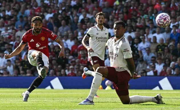 Cunha chơi tự tin trong ngày ra mắt Old Trafford.