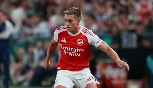 Trossard được Arsenal tăng lương.