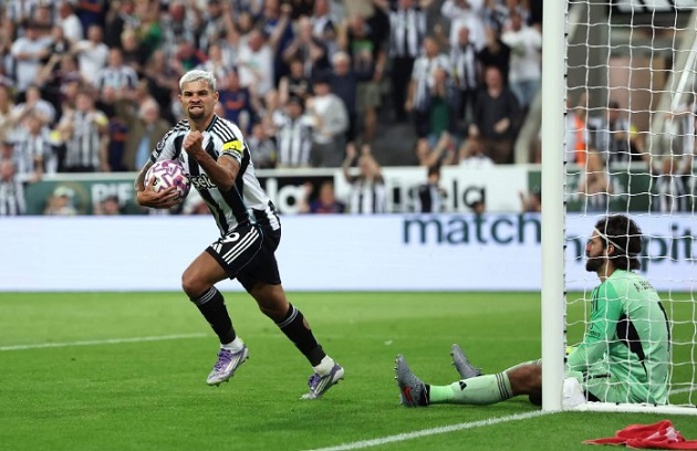 Newcastle chiến đấu kiên cường