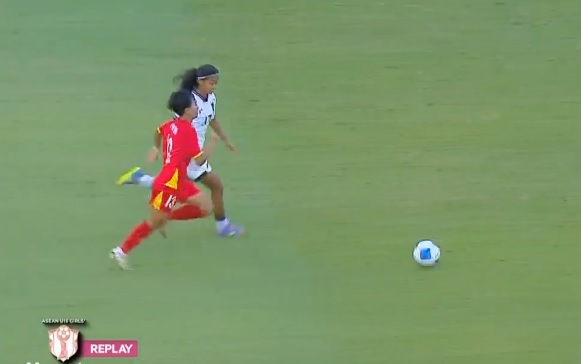 Trận đấu căng thẳng giữa U16 nữ Việt Nam và Indonesia