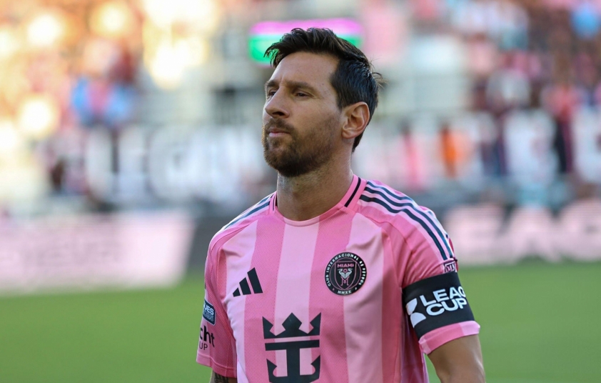 Messi gia hạn hợp đồng 3 năm với Inter Miami, tiếp tục chinh phục giấc mơ bóng đá