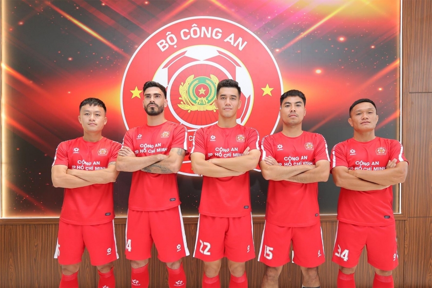 Huyền thoại Phạm Đức Huy gia nhập CLB Công an TP.HCM: Chương mới mở ra