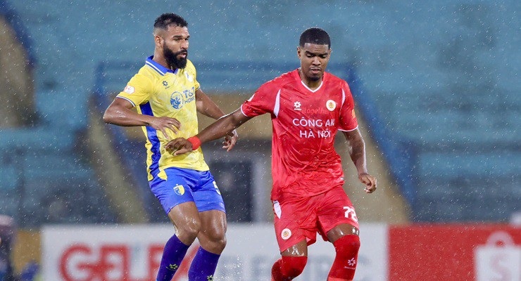 Ngoại binh thi đấu nổi bật trong trận derby Hà Nội