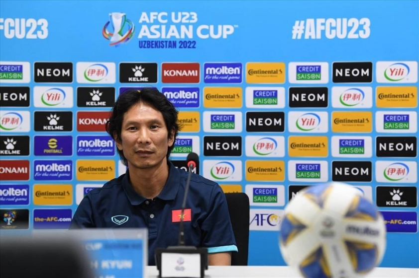 HLV Gong Oh-kyun được kỳ vọng sẽ tiếp nối dấu ấn của HLV Park cùng U23 Việt Nam. HLV Gong Oh-kyun được kỳ vọng sẽ tiếp nối dấu ấn của HLV Park cùng U23 Việt Nam.