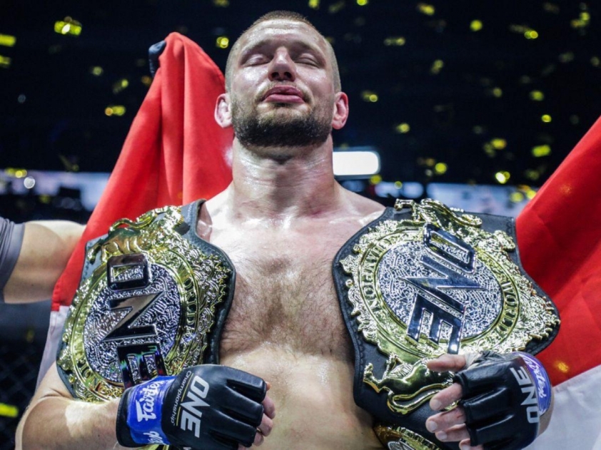 Cựu vương ONE Championship lên tiếng thách thức Khamzat Chimaev-687609