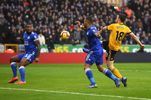 Wes Morgan là cầu thủ ghi bàn gỡ hòa cho Bầy cáo.