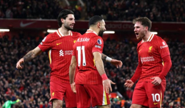Salah ghi bàn vào lưới Newcastle