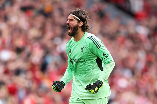 Alisson Becker trình diễn sự chắc chắn