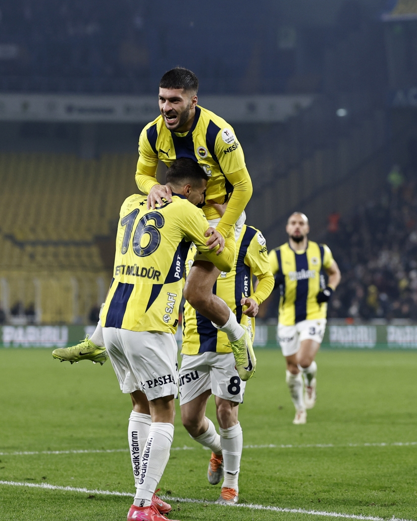 Siêu kinh điển sơ loại Champions League: Feyenoord vs Fenerbahce - Liệu ai sẽ chiếm ưu thế?
