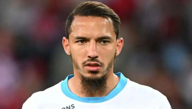 Bennacer thi đấu cho AC Milan