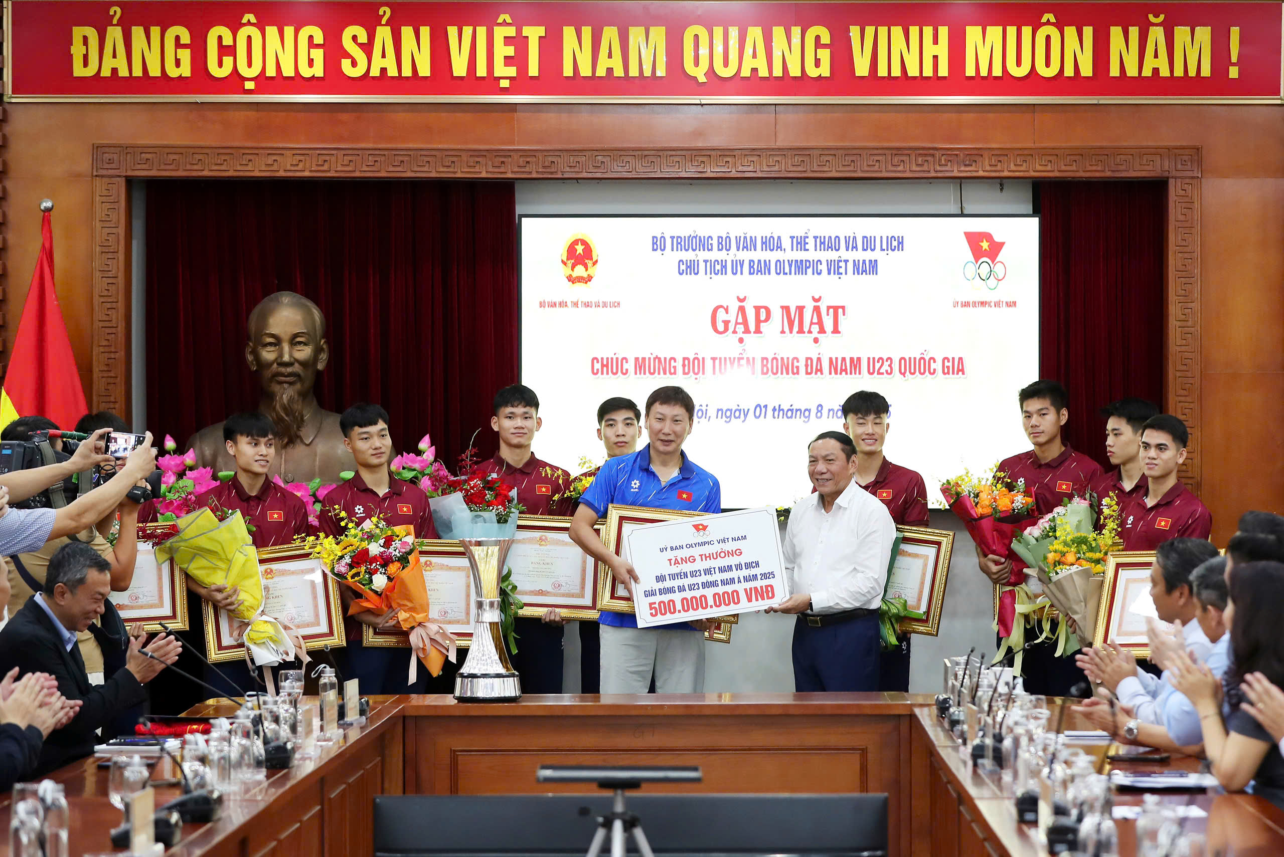 U23 Việt Nam Được Vinh Danh Sau Chiến Thắng Huy Hoàng Tại Giải U23 Đông Nam Á 2025