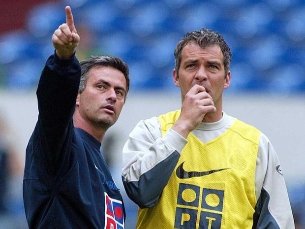 Học trò cưng của Mourinho đột ngột qua đời trên sân bóng - 3