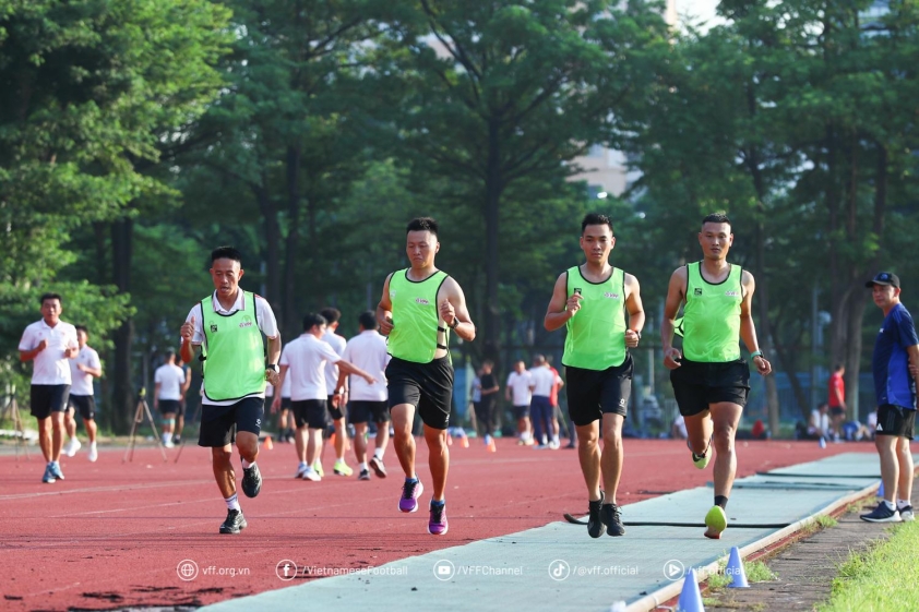 Sự cố y tế tại buổi kiểm tra thể lực trọng tài V.League 2025/26