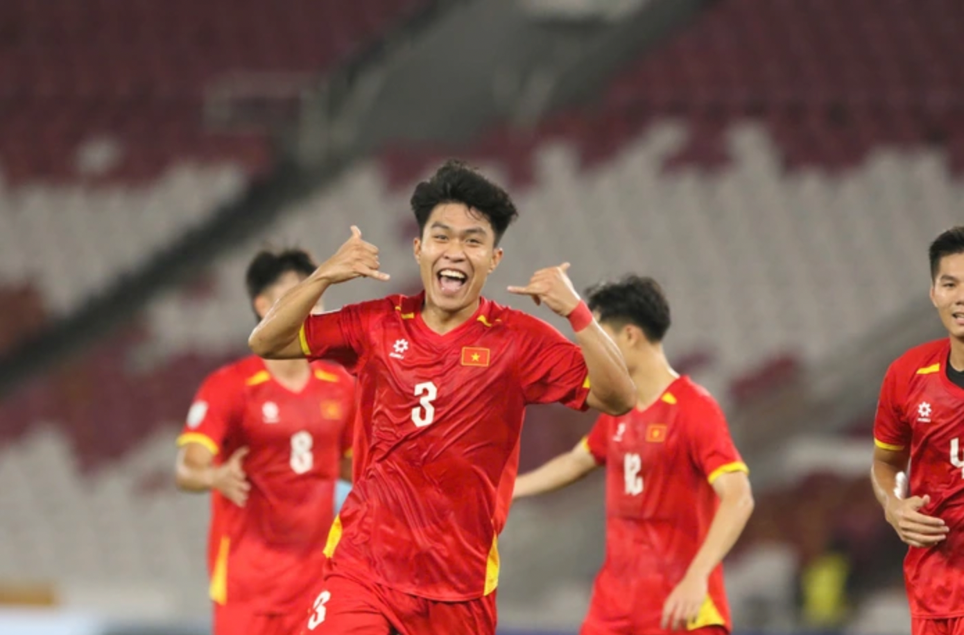 Phạm Lý Đức thi đấu tập trung trên sân