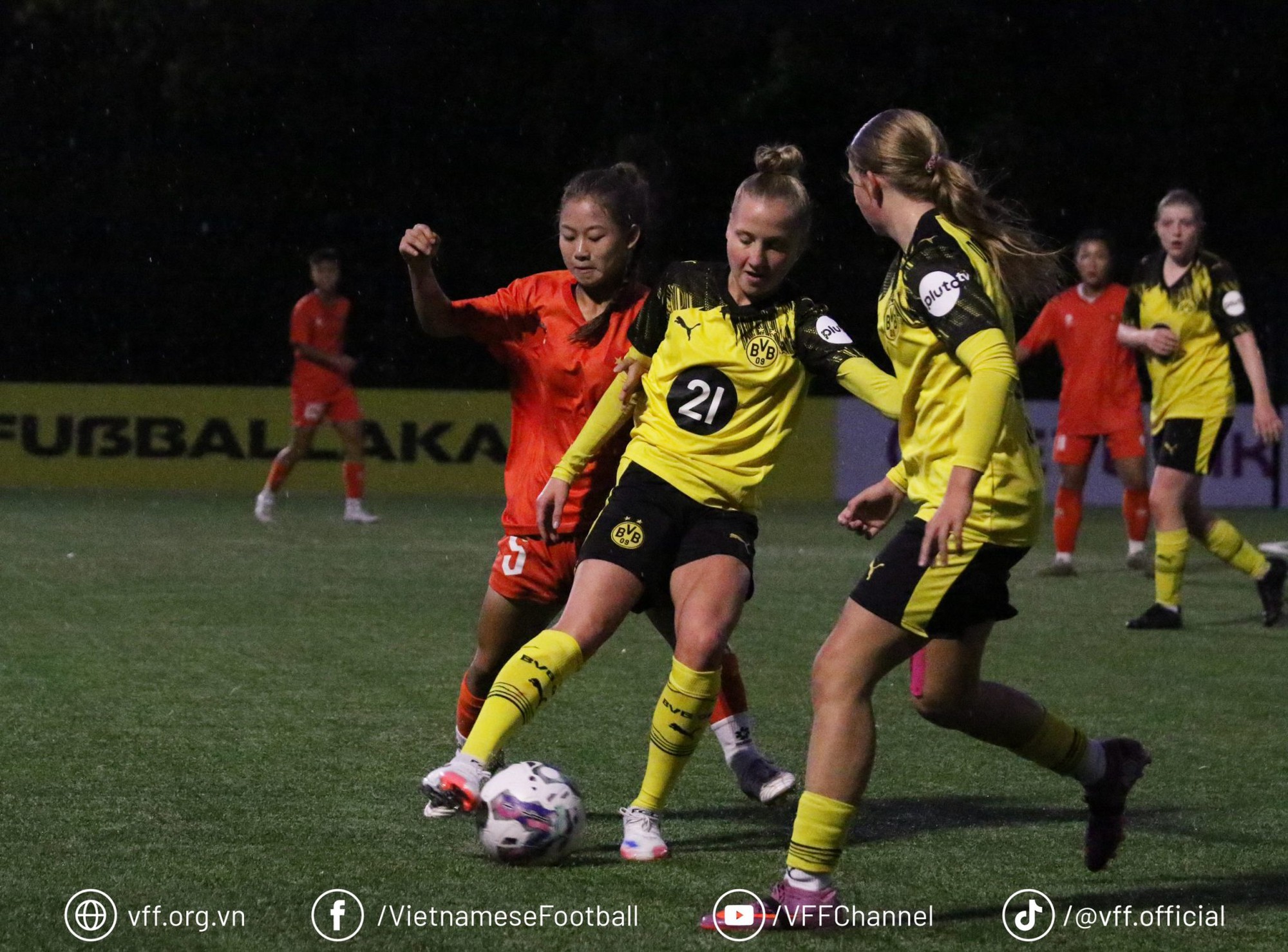U17 nữ Việt Nam thi đấu tự tin dù phần nào thua thiệt về thể hình trước U17 nữ Dortmund