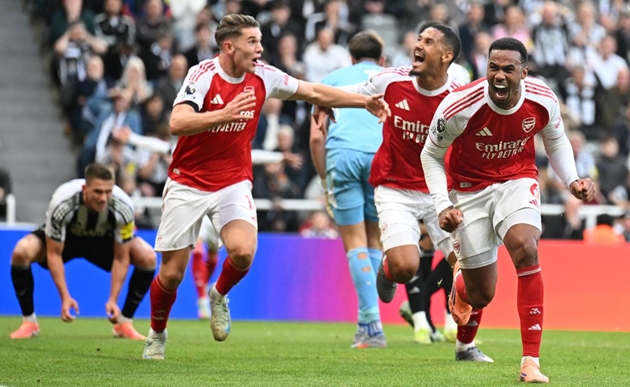 Arsenal thi đấu kiên cường trên sân khách