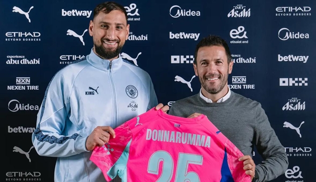 Gianluigi Donnarumma ra mắt Manchester City