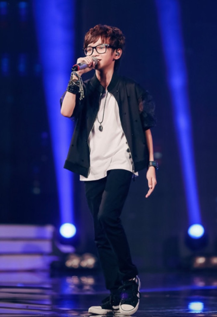 Thiên Tùng từng lọt top 5 Vietnam Idol Kids mùa đầu tiên