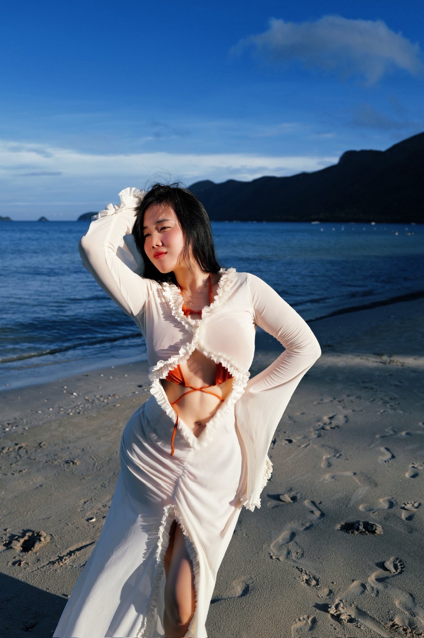 Hot girl TikTok khoe vóc dáng cực phẩm, gây sốt cộng đồng mạng