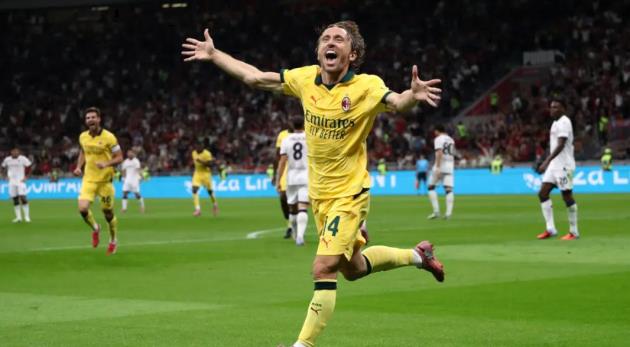Modric tạo ấn tượng đặc biệt trong màu áo AC Milan.