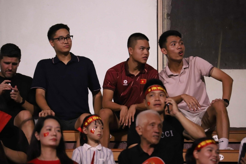 Trần Thành Trung có mặt trên sân Việt Trì cổ vũ U23 Việt Nam