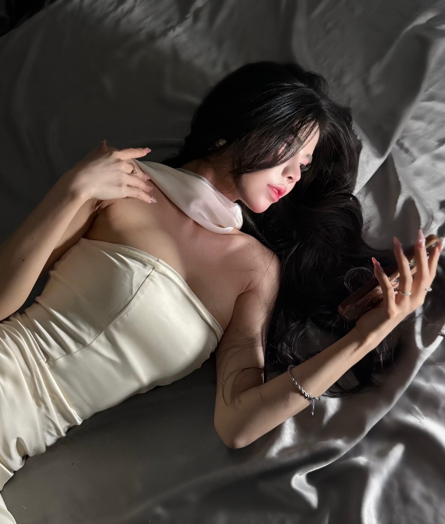 Mai Dora khoe phong cách thời trang táo bạo